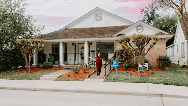 Exterior of COM FOR CARE ASSISTED LIVING LLC- Leader I in HOUSTON, TX