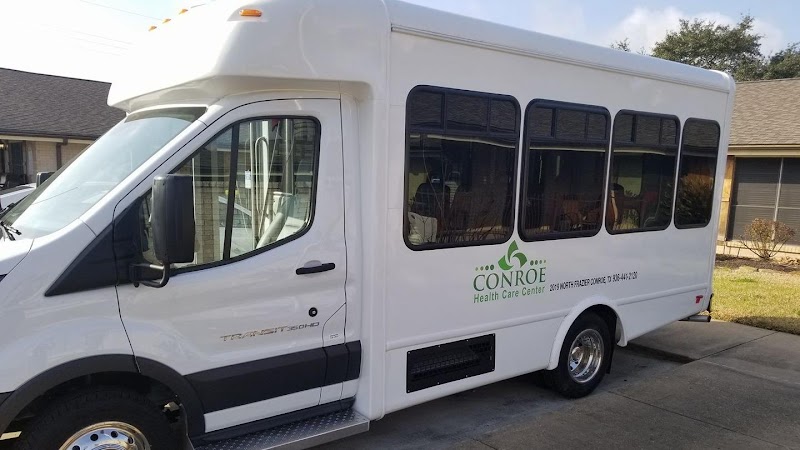 Exterior of Conroe Health Care Center in Conroe, TX