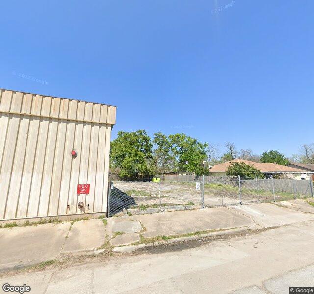 Exterior of Lakewood 24 HOUR PC 2 in Houston, TX