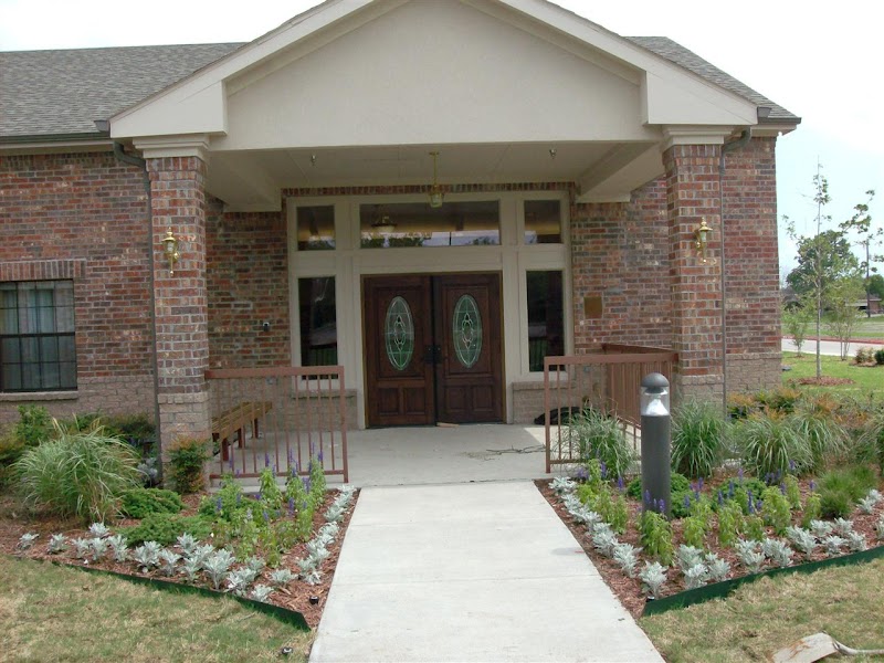 Exterior of Laurel Court in Alvin, TX