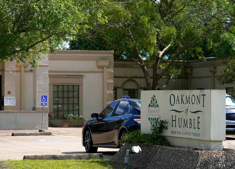 Exterior of Oakmont Healthcare and Rehabilitation Center of Humble in Humble, TX