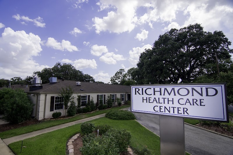 Exterior of Richmond Health Care Center in Richmond, TX