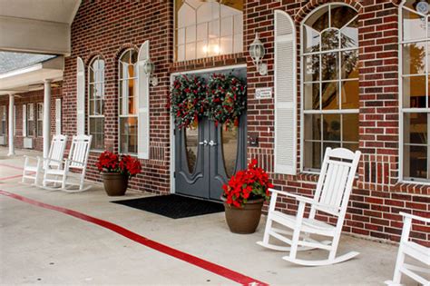 Exterior of Southern Knights Senior Living Community in Tomball, TX