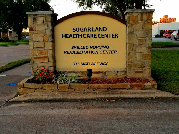 Exterior of Sugar Land Health Care Center in Sugar land, TX