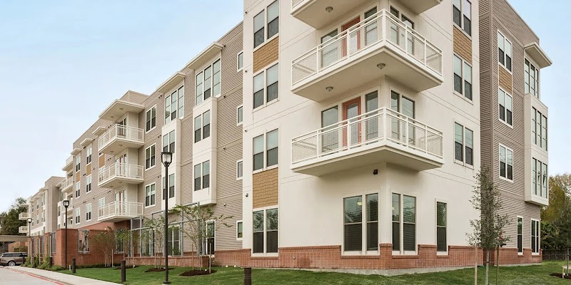 Exterior of The Village of the Heights in Houston, TX